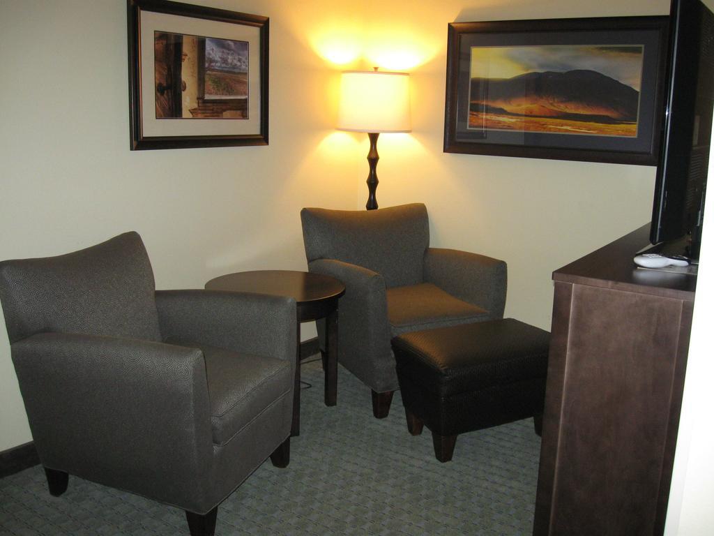 Little Missouri Inn & Suites New Town Oda fotoğraf